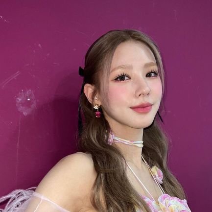 𝐑𝐏 #⃝연미• #미연 gadis jelita dari Korea lahir sebagai seorang aquarius di tahun 1997 yang dengan restu semesta kini menjadi vokalis utama @G_I_DLE