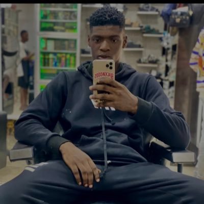 deji_brows's profile picture. Leo ♌️!! 🥰❤️ | Culer! 💙❤️ Ce qui sera, sera.