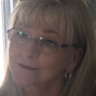 PoulinSylvie10's profile picture. 