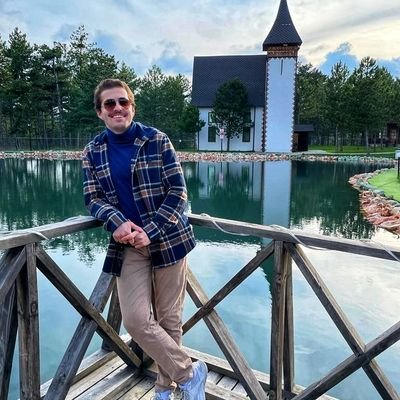 ArdaKARACIKen's profile picture. -@BilkentEconDept
-Beginner entrepreneur
-Economy, politics, law, technology
-Used to be a kid 
Tr:@ArdaKARACIK1