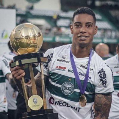 alefmanga10's profile picture. MANGA 🥭 // JOGADOR DO CORITIBA// FAKEZADA//