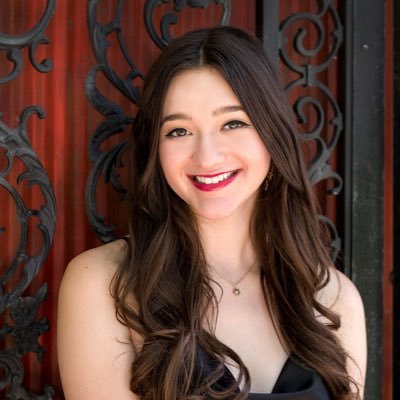 bela_deters's profile picture. ✨she/her✨