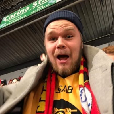 Lärarstudent som mest slänger ut tweets om Luleå hockey men ibland smiter något annat igenom!