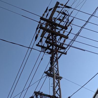 lijiijl's profile picture. 配電線・送電線の鉄柱、四角い電柱探し
　　　　　　　　　　　　.                         
建築学生の呟き（本アカ）…@rninopon