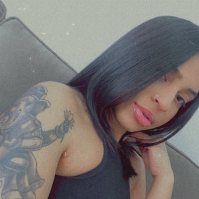 ModelesqueJ_'s profile picture. Charge it to the game