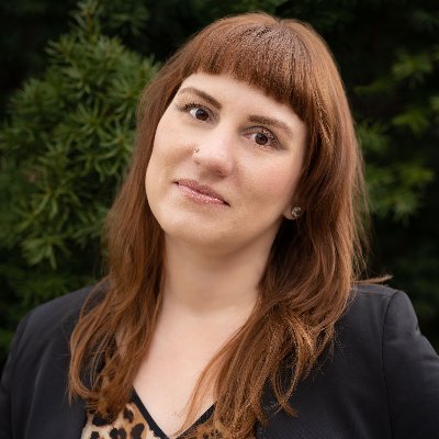 Editor at beloved international STM publisher. Plays well with nerds. She/her.
