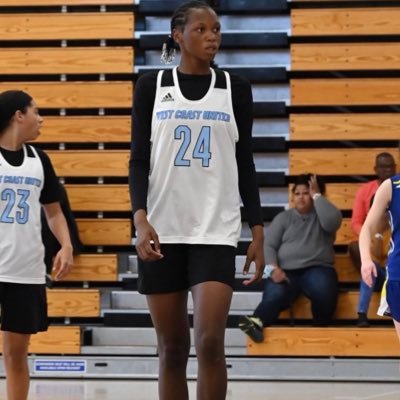 9th grade ~ 6'3 ~ center ~ class 2026 ~ O.T.O Elite ~ 14 yrs old