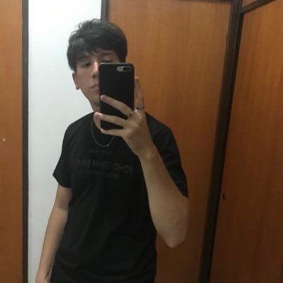 carlitossshhh's profile picture. 