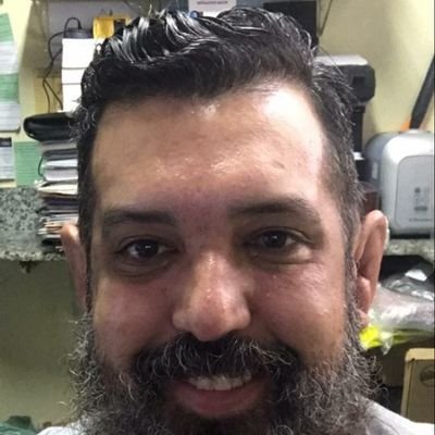 Adrianocalais's profile picture. De pé com fé !