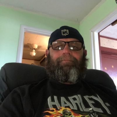 crazybiznezz's profile picture. 