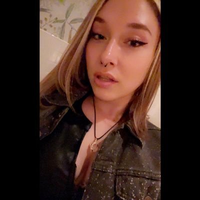 Ms_Underst0od's profile picture. ...far from naive and too real to be perfect