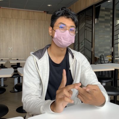 UpadanaEka's profile picture. 📚