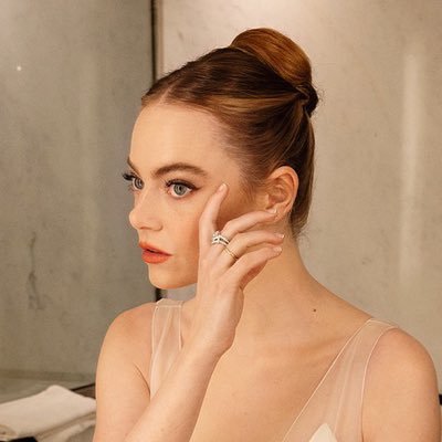 A Twitter account dedicated to the award-winning actress, Emma Stone. An unofficial fan account.