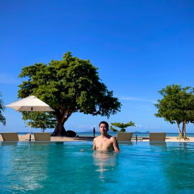 Certified Guest Service Professional. Capricorn x Hopeless Romantic x Yogi x Body under construction. Hotelier x Island boi. Tahanan ko si @TheJackofZek