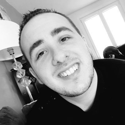 YoannB33's profile picture. Bordelais d’origine, mais dans une autre région maintenant. Marié à un homme extraordinaire 🥰🥰🥰