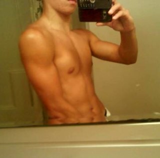 Johnni_b0ii's profile picture. Boys ;3