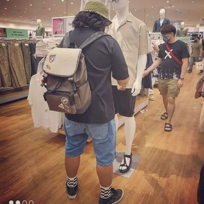 lanoi_krueger's profile picture. NOTHING