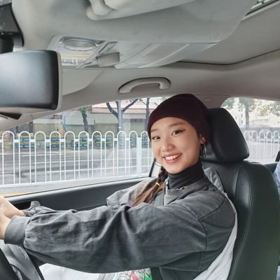 bCopcmrFZJxyYRs's profile picture. 