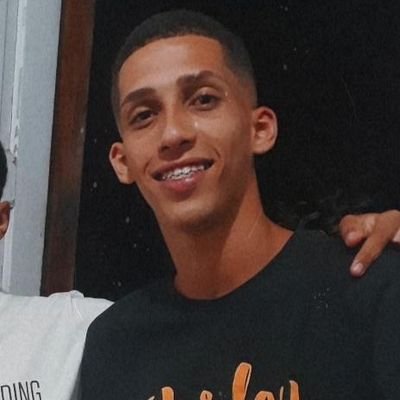 ladeira_04's profile picture. Never Give Up