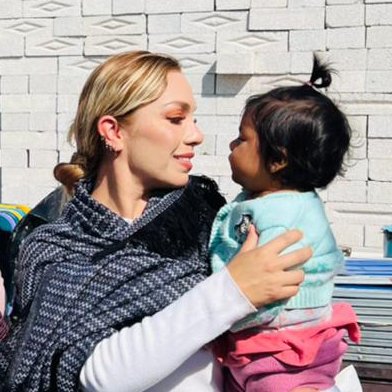 Ser mujer fue mi primer acierto, lo demás, lo construí con pasión
Madre/Emprendedora/Compañera/Líder/Vecina/Hija/Ciudadana
Siempre Fuerte, Siempre Libre