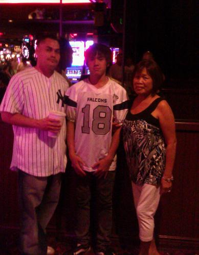 flipt_out's profile picture. Eat fresh beeaaatcchhh!