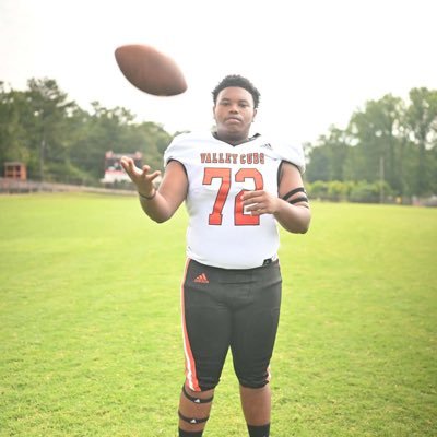 5’10 265 C/OG C/O 2022 All county All region https://t.co/sLE6JdS0K8 ⚪️⚫️