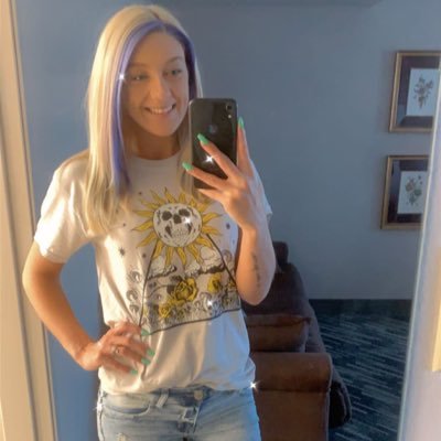 maddi_52's profile picture. “shade never made anybody less gay”