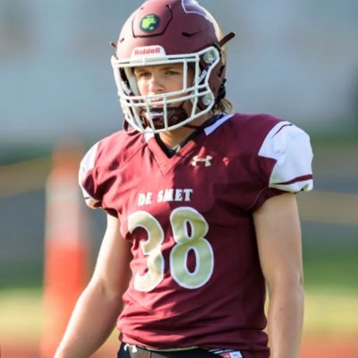 De Smet Jesuit ‘24 4.57 gpa 6’1 190 Punter/LB 24bergando@desmet.org ||https://t.co/b6W0vmVkG3