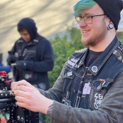 “That’s not very punk rock of you” 🗡 -{Filmmaker & Camera Operator}-Queer🏳️‍🌈 They/Them