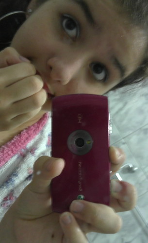 Princesa Dos Olhoos Escuroos , sooou capaz de pintá meu cabelo de rosa por ti pirua *-* , Coonta cmgo pra tuudu viiu !  Tii AmooH s2 .   Bjoo3 / @_FannyLoove_