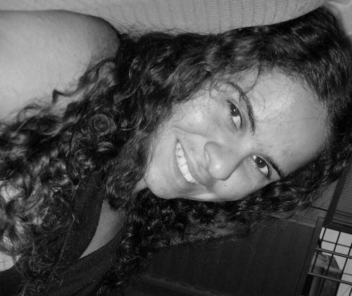 O importante na vida são os sorrisos que vc despertou, a caridade que fez e o amor que plantou por onde passou.O resto é detalhe!!