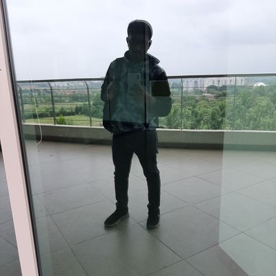 Vahar131's profile picture. 