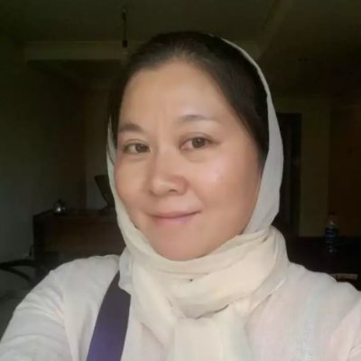 juliezhu4's profile picture. LET  US  KEEP IN TOUCH !