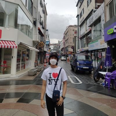 riesky_ak's profile picture. lebih baik tidak kehilangan masa mudaku, begitupun masa tuaku.