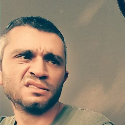 ex-servidor público - 10 anos
dev iOS - atual
marceneiro, pedreiro, adestrador dos meus cachorros, pai do Gabriel!