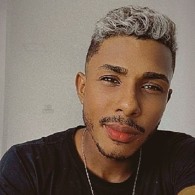 Não a fórmula para sucesso mas existe uma para o fracasso; Tentar agradar a todos!