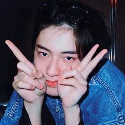 rxbyjjj's profile picture. My brain's got too many tabs open
 🏁🏁🏁