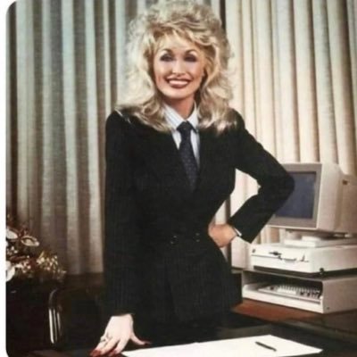 ElixirDorota's profile picture. Looking around II see nothing  📺 Ambasadorka dobrego humoru CRYPTO znaczy wolność 🕰