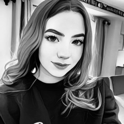 Hi I’m Abby ☀️ Aka JustinSeagull’s Nest on Youtube, and as justinnseagull_ on Instagram!! Feel free to follow on all accounts, as I create and talk K-Pop 24/7💜
