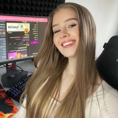 24 | 🇩🇰 | Playing for @nmss_gg | Twitch Partner | Business inquiries: AnnaramziiN@gmail.com 💌