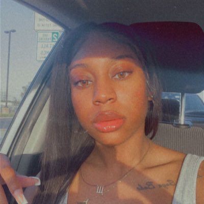 _ivannasimone's profile picture. busy girl. blessed girl. | IG: soso.sandz