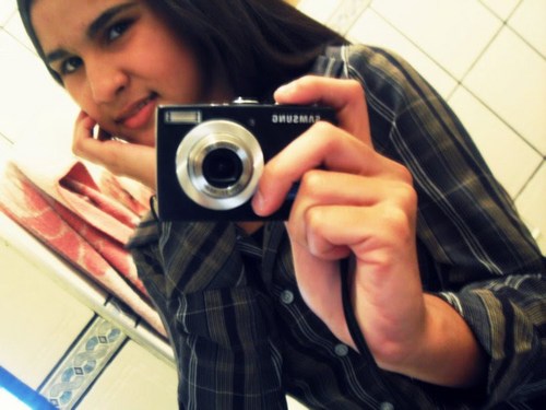 →
Oq αdiαntα eu dizer oque eu penso de mim
se cαdα um tem suα opiniαo ?
# muiiito paraa uns , pouco para outros !
　　　 　 maas o suficiiente pra miim mesmo !