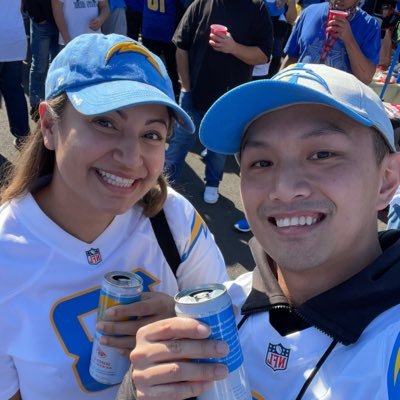 Sports Fanatic | Gamer | Geek @chargers⚡️@clippers ⛴ @dodgers 🧢