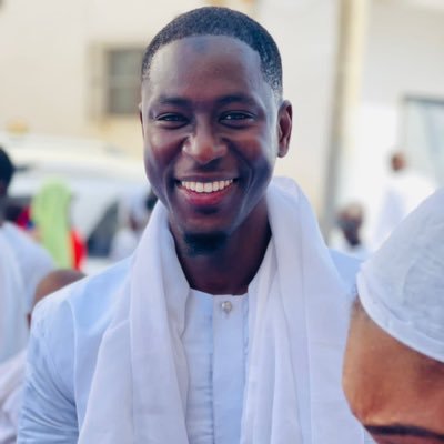 L’attitude détermine l’altitude,plus tu veux t’èlever plus tu as une belle et noble attitude 🙏🏾