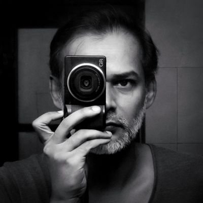Father of Twins | Self-taught Photographer
.
Editor @wegalleryphotos | Contributor #gettyimages
.
#street #documentary
.
#ricohgr #fujifilm #sonyalpha