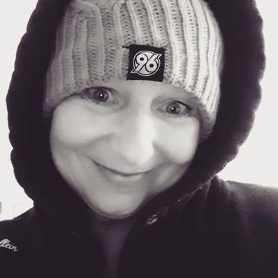 bl_tina's profile picture. 