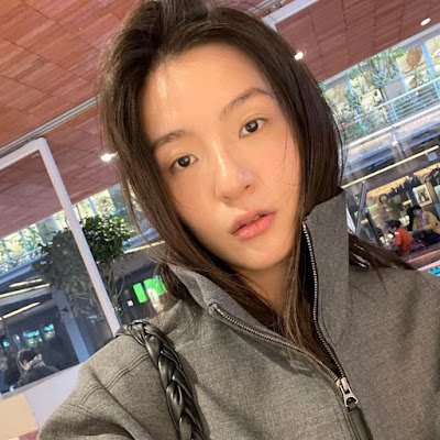 emilialora92's profile picture. Hello to my own account and hope we can be friends all of you because I’m too friendly