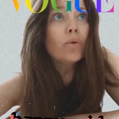 Born in 1975. Love the sea. Love art. Love films. Love traveling. Love people. Love the city. Work: Product PR and analyzing in the fashion/lifestyle industry.