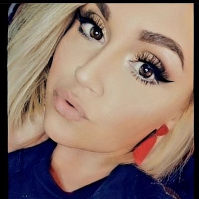 toshajean's profile picture. foul mouthed. concert junkie. music. whiskey. notre dame. chicago cubs. indianapolis colts. golden state warriors. 90's boybands. tattoos.  IG: toshajean82