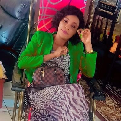 Communicante, formatrice, Administratif, EASI, Gestionnaire, Entrepreneuse ...🙏🙏🙏